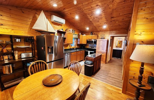 Westfield Cottage | Beachfront Cottage w/Amazing Views! Steps 2 Beach. Fishing.WiFi.Wineries.Dining