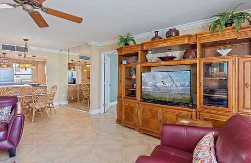 Siesta Key Condo | Beachfront Crystal Sands Condo on Siesta Key