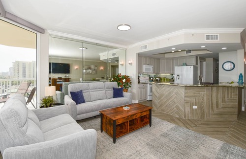 Fort Walton Beach - Destin Condo | Beachfront End Unit Condo. Extra Living Space. Includes Beach Service