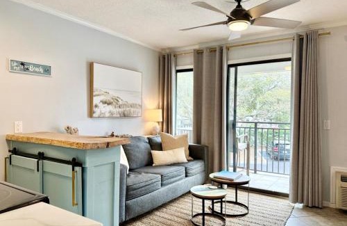 Hilton Head Apartment | Beachfront Escape with Balcony and Pool