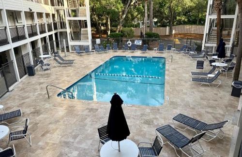 Hilton Head Apartment | Beachfront Escape with Balcony and Pool