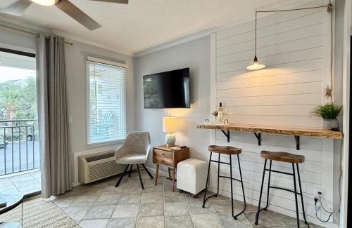 Hilton Head Apartment | Beachfront Escape with Balcony and Pool