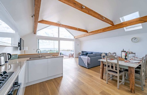 Pevensey House | Beachfront Getaway with Breathtaking Views & Family Comfort.
