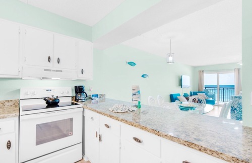 Fort Walton Beach Condo | ☀BeachFRONT ~ Gulf VIEWS ~ Beachside Pool + Sundeck ~ 1BR Island Echos 4D🌅
