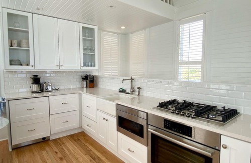 Seaside House | Beachfront Honeymoon Cottage in Seaside, Fl! Gulf Views - 2 Adult Bikes!