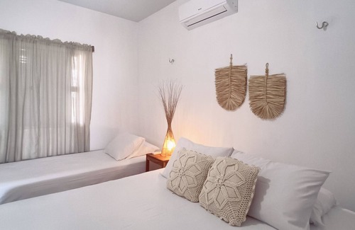 Guriu Village House | Beachfront house for families and kitesurfing