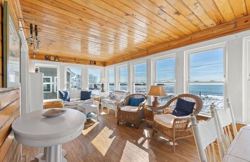 Silver Beach House | Beachfront in New Silver Beach