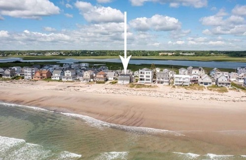 Wells Beach House | Beachfront, LOTS of Parking, 4 Bedroom /2 Bathrooms /Sleeps 8+
