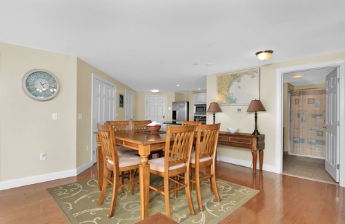 Old Orchard Beach Condo | Beachfront Luxury Grand Victorian Condo (Primetime View directly down the pier)
