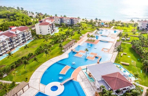 Puerto Juarez Condo | Beachfront Mareazul Condo w/Hot Tub & Mega Pool