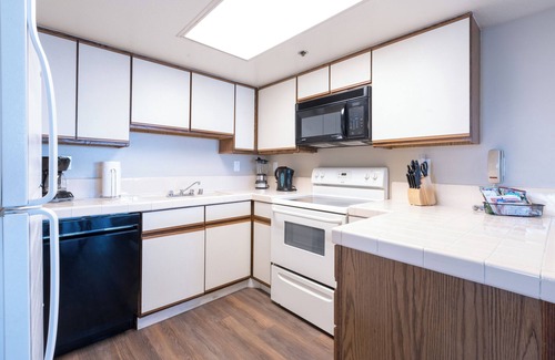 Capistrano Beach Hotel | Beachfront & Memorable Stay! 3 Convenient Units w/Kitchen, Parking Onsite, Pool