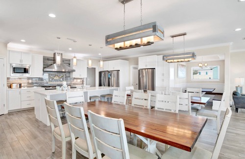 Gulf Shores House | Beachfront Oasis | 11BR | Sleeps 36 | Pool
