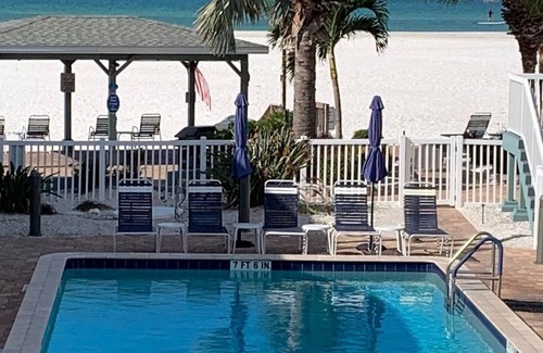 St. Pete Beach Condo | Beachfront One Bedroom Unit Weekly (November only)