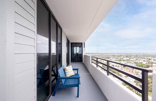 Daytona Beach Condo | Beachfront Paradise With Stunning Views!
