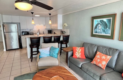 Punaluu Condo | BEACHFRONT PENTHOUSE WITH A/C right on FAMILY SAFE BEACH!