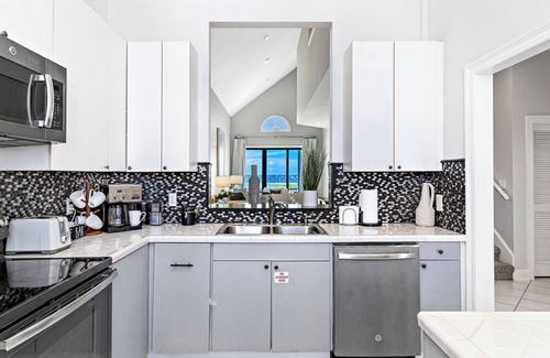 Gulf Shores House | Beachfront-Pet Friendly-2 Mstr Suites-Large Deck-Water Views