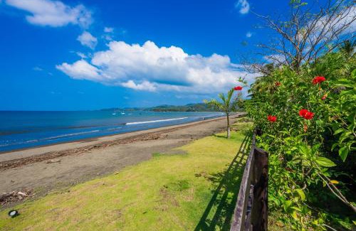 Potrero Villa | Beachfront Potrero - nice 7-BR villa, private cook included - Casa Royal