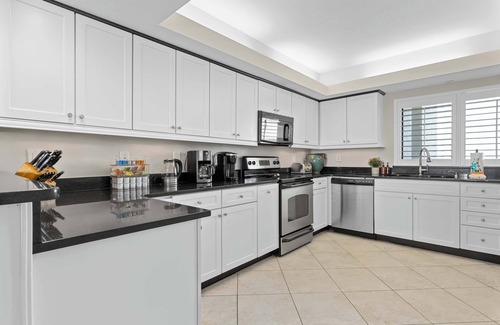 Ono Island Condo | Beachfront Retreat with Sauna + Pools | Book for $450 of Free Daily Activities
