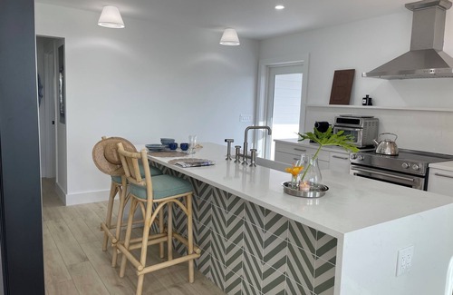 Sanibel House | Beachfront - step into sand & shells from your living room, stargazing rooftop