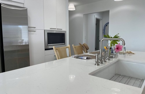 Sanibel House | Beachfront - step into sand & shells from your living room, stargazing rooftop