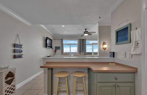 Pensacola Beach Condo | ☀️BeachFront-Steps2Gulf-Two Balconies-2 levels-3BR Seahorse I