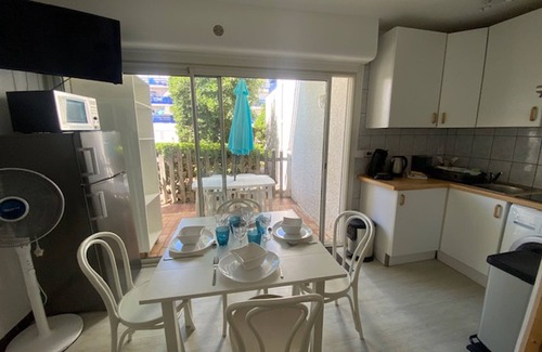 Leucate Apartment | Beachfront Studio with Pool, Terrace, Parking - Sleeps 4