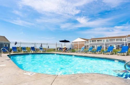 West Harwich Apartment | Beachfront Studio in Dennis Port w/Kitchenette