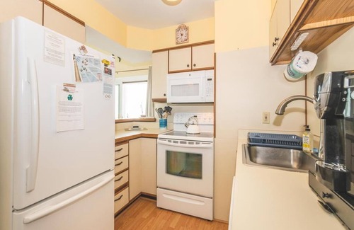 Cape May Condo | Beachfront Unit in the Capers