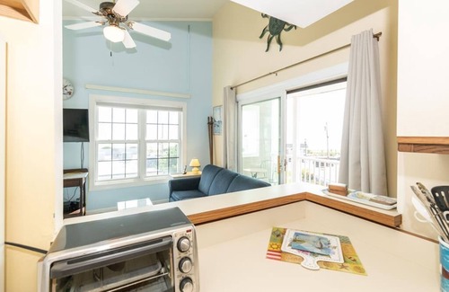 Cape May Condo | Beachfront Unit in the Capers
