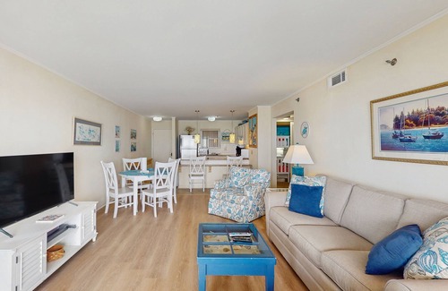 Sneads Ferry Condo | Beachfront Topsail Dunes condo - oceanfront pool - AC, WiFi, washer/dryer