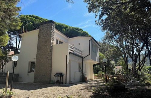 Procchio Villa | Beachfront villa with direct access – Procchio