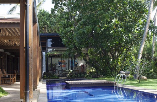 Maggona Villa | Beachfront villa with pool and full staff