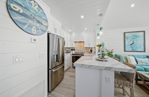 Holmes Beach Condo | ~ BEACHFRONT ~ YES, THAT'S YOUR VIEW! ~ END OF SUMMER SPECIALS ~