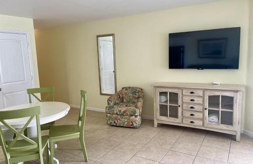 Port Aransas Apartment | Beachgate Condo Suites and Hotel 513 condo