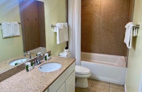 Port Aransas Apartment | Beachgate Condo Suites and Hotel 513 condo