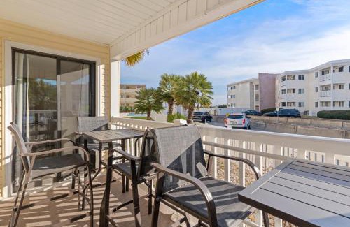 Myrtle Beach Apartment | Beachside 2 BR Condo - Stay for Good!
