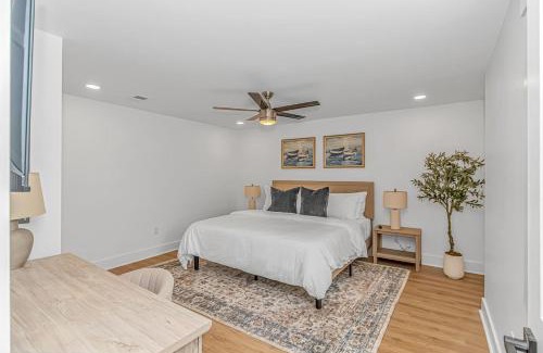 Myrtle Beach House | Beachside 5BR 5BTH Bungalow 1 Block from Ocean