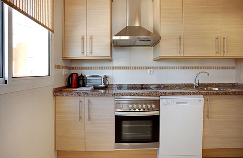 Roquetas de Mar Apartment | Beachside Apartment with Pool