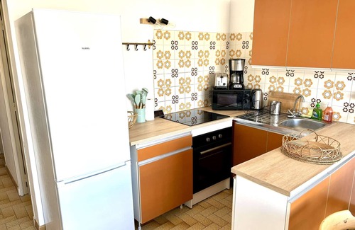 Port-la-Nouvelle Apartment | Beachside Apartment for 8 with Balconies and Close to Shops in Port-la-Nouvelle