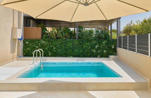 Nea Chora Apartment | Beachside Apartment-Pool-Parking