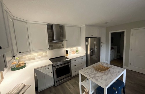 New Smyrna Beach House | Beachside Beauty! Remodeled 2/2.5 townhome just blocks from New Smyrna Beach.