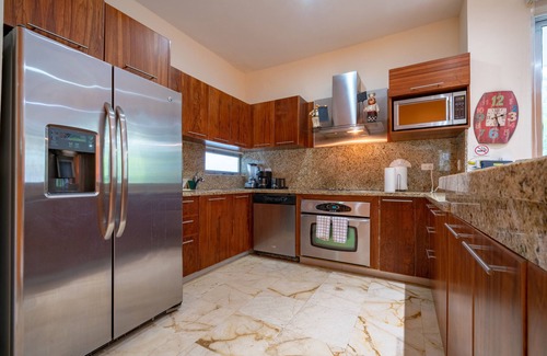 Luis Donaldo Colosio Condo | Beachside Condo with 2 BR, Rooftop, Pool - At Casa del Mar, Condo Clara