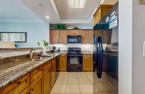 Fort Morgan Condo | Beachside Condo in Prime Location w/Free WiFi, Shared Pool & Hot Tub, Central AC