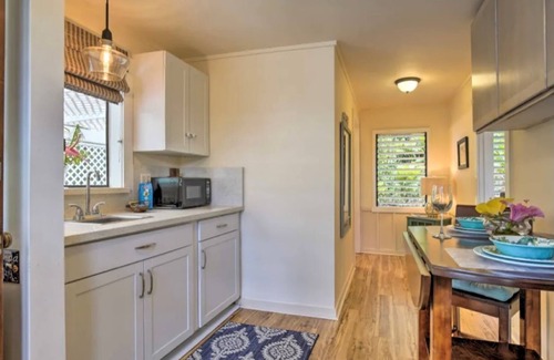 Honalo House | Beachside Cottage surrounded by coffee trees but minutes from the beaches