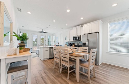 Jacksonville Beach House | Beachside Home: 3 En Suites, Views, Bikes, Firepit