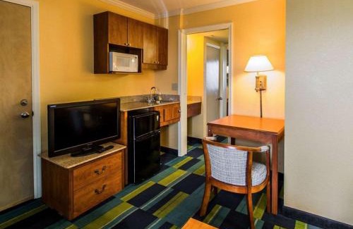 Cocoa Beach Hotel | Beachside Hotel & Suites Cocoa Beach - Port Canaveral