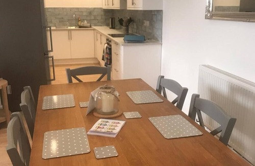 Broadstairs Apartment | Beachside Mews - Brand Newly Refurbished Apartment By The Beach