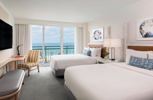 Singer Island Hotel | Beachside Resort w/Scenic Views - Water Sports Access! Outdoor Swimming Pool