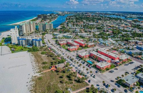 St. Pete Beach Apartment | Beachside studio