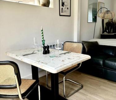 Birchington Apartment | Beachside Studio With Courtyard